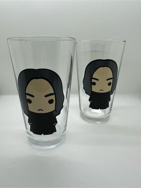 Shape Character Pint Glass- Black & Beige Design